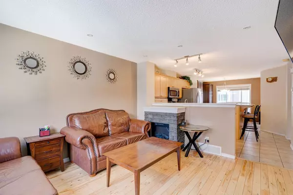 Calgary, AB T3L 2Y9,67 Tuscany CT NW