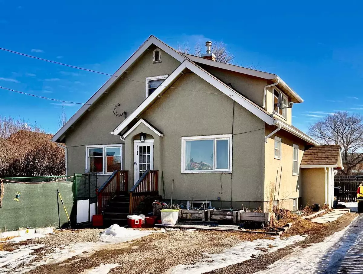 Three Hills, AB T0M 2A0,302 6 AVE NE