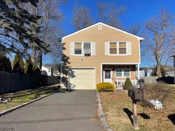 6 Whitney Dr, Middlesex Boro, NJ 08846