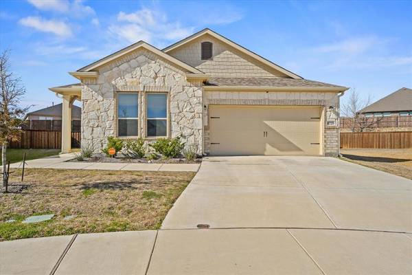 8729 Sleepy Daisy Drive,  Fort Worth,  TX 76131