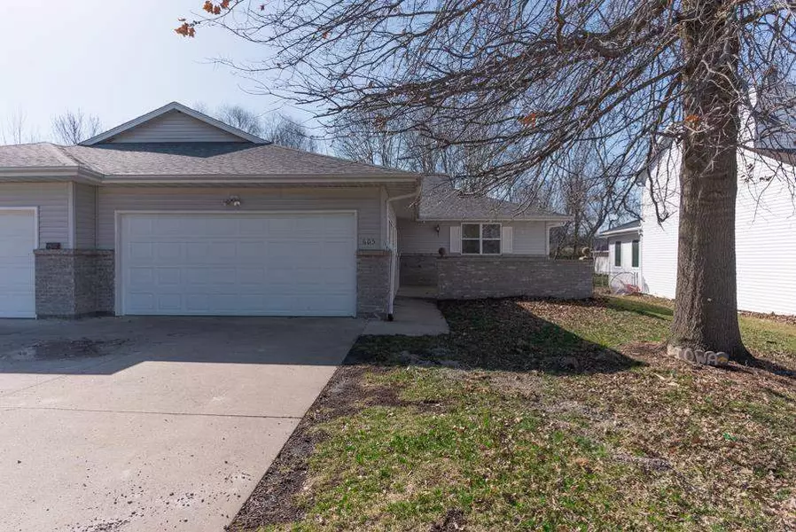 605 W Sovers St, Solon, IA 52333