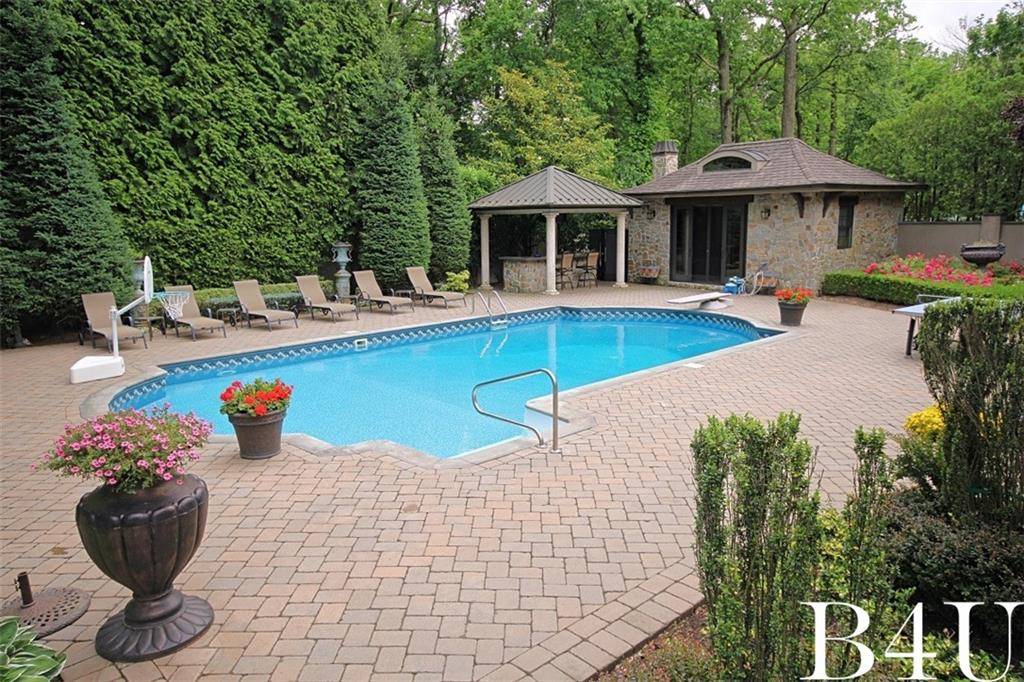 Staten  Island, NY 10312,490 Jansen ST
