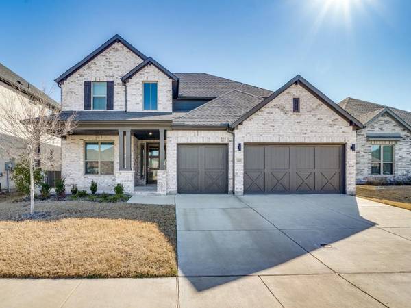 320 Cyprus Grove Drive, Lavon, TX 75166