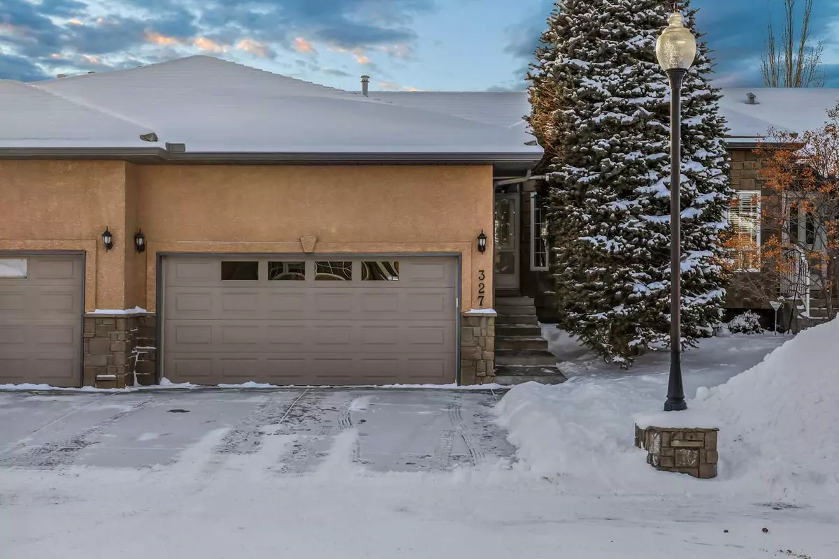 Calgary, AB T2Y 4C5,327 Shannon Estates TER SW