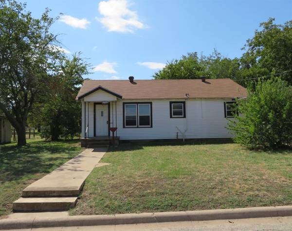 608 E 8th Street, Coleman, TX 76834