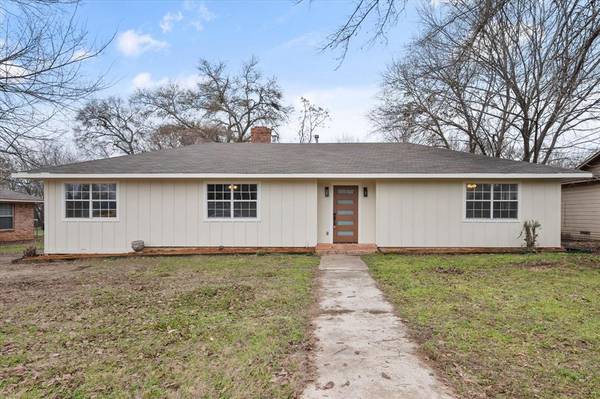 414 Bond Street, Fairfield, TX 75840