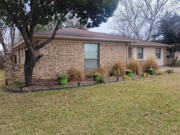 1305 Randy Drive, Graham, TX 76450