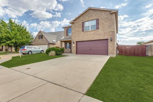 612 Lazy Crest Drive, Fort Worth, TX 76140