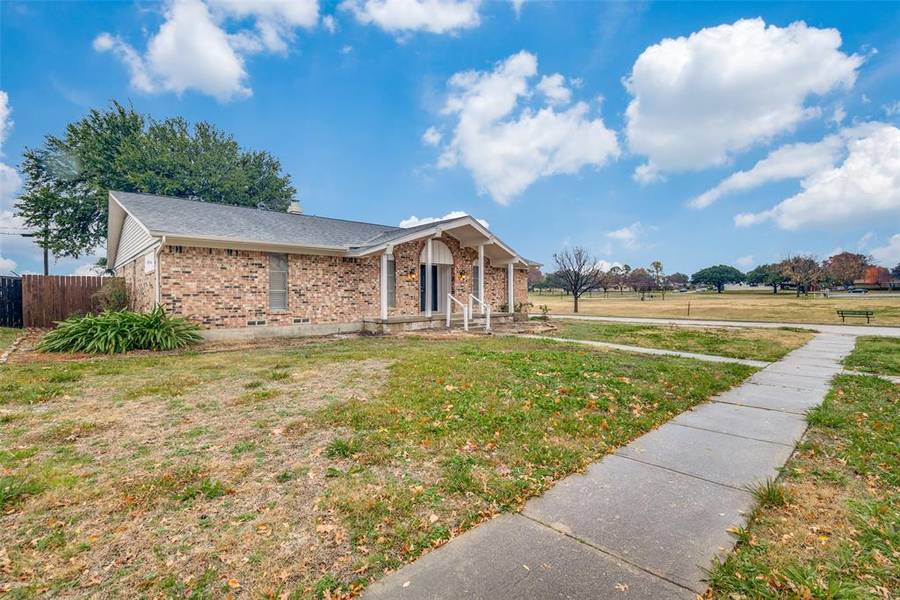 2501 Belhaven Drive, Mesquite, TX 75150