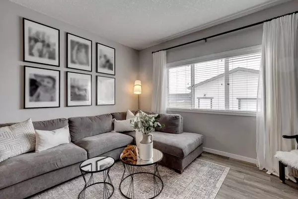 Calgary, AB T3M 1Y1,274 Marquis CT SE