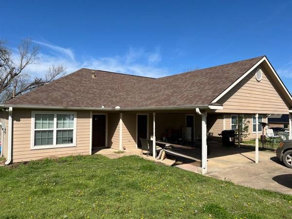 609 4th Street, Honey Grove, TX 75446