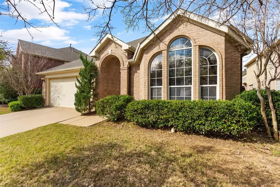 5775 Walnut Creek Drive, Fort Worth, TX 76137