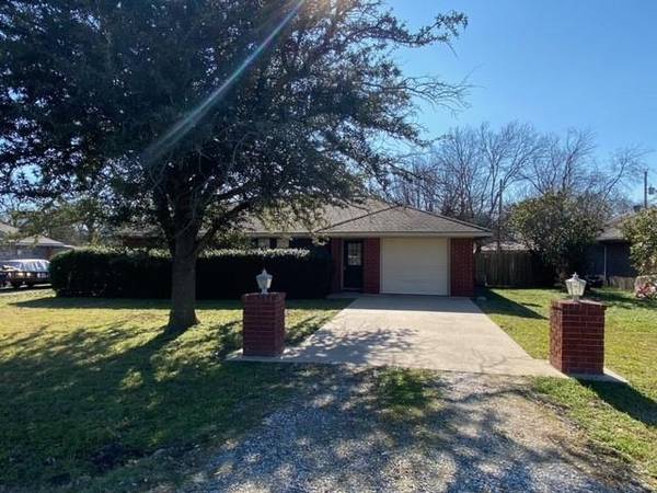 307 E Hunt Street, Leonard, TX 75452