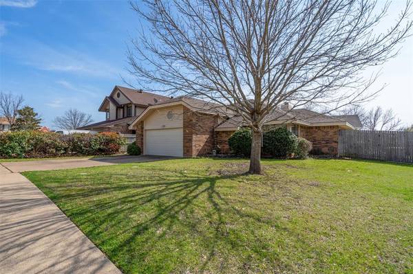 4356 Hemingway Drive, Grand Prairie, TX 75052