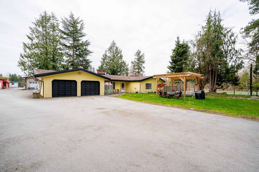 21896 40 AVENUE, Langley, BC V2Z 1N7