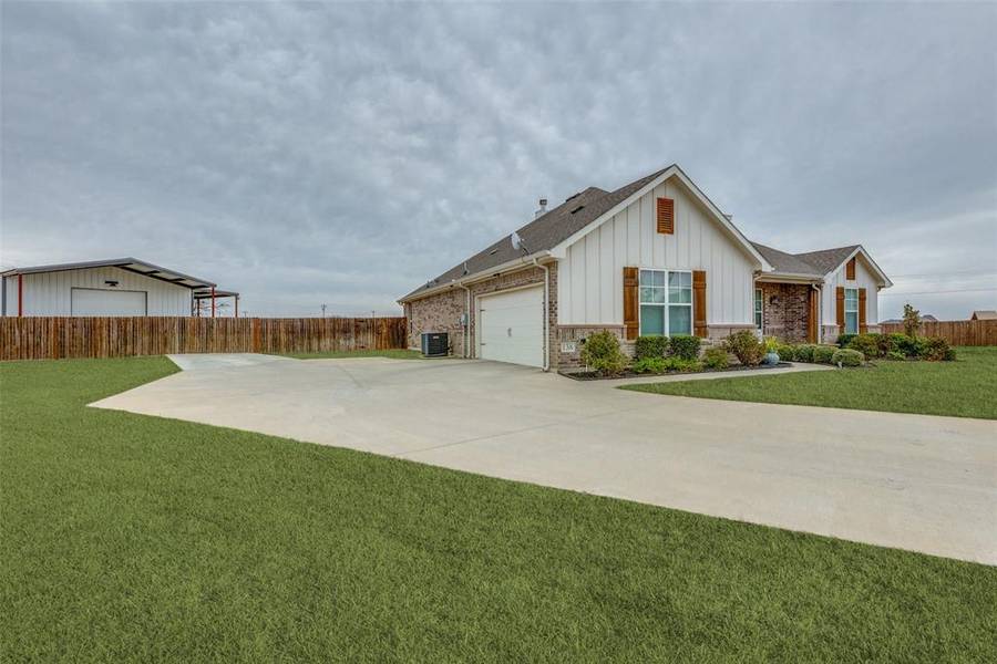 138 Saddle Ridge Drive, Godley, TX 76044