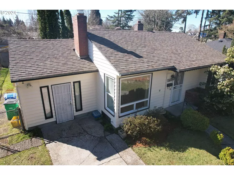 8728 NE RUSSELL ST, Portland, OR 97220