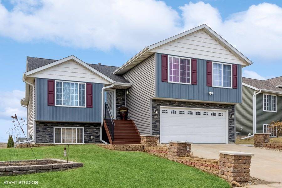 1425 Langenberg Ave, Iowa City, IA 52240
