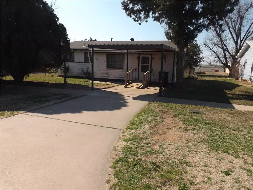 Tipton, OK 73570,408 NW 5th Street