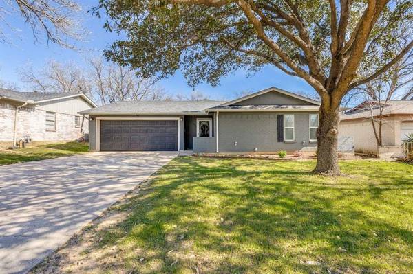 636 Renfro Street, Burleson, TX 76028