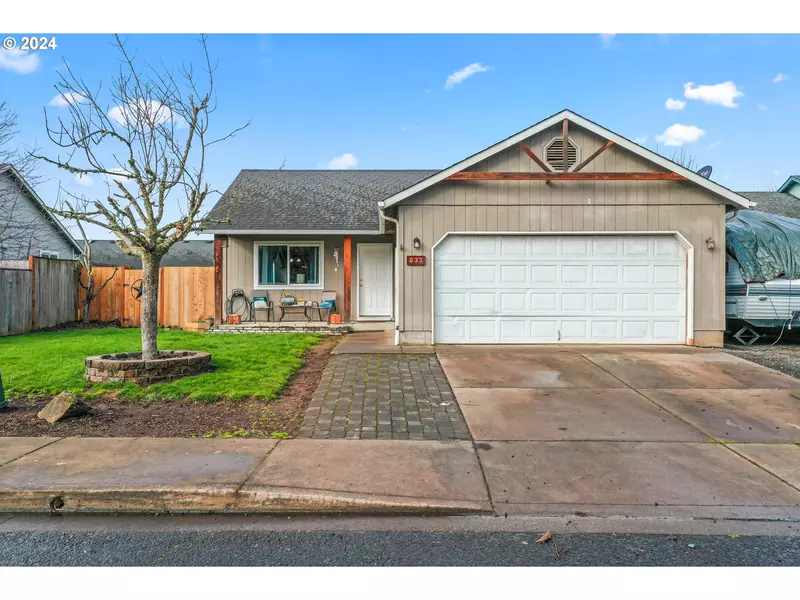 633 BLUE JAY LOOP, Creswell, OR 97426