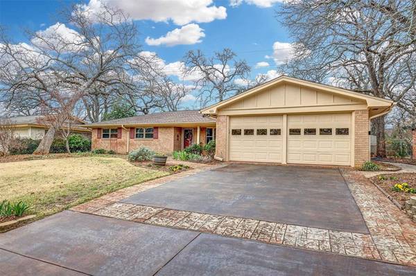 Hurst, TX 76053,613 Post Oak Drive