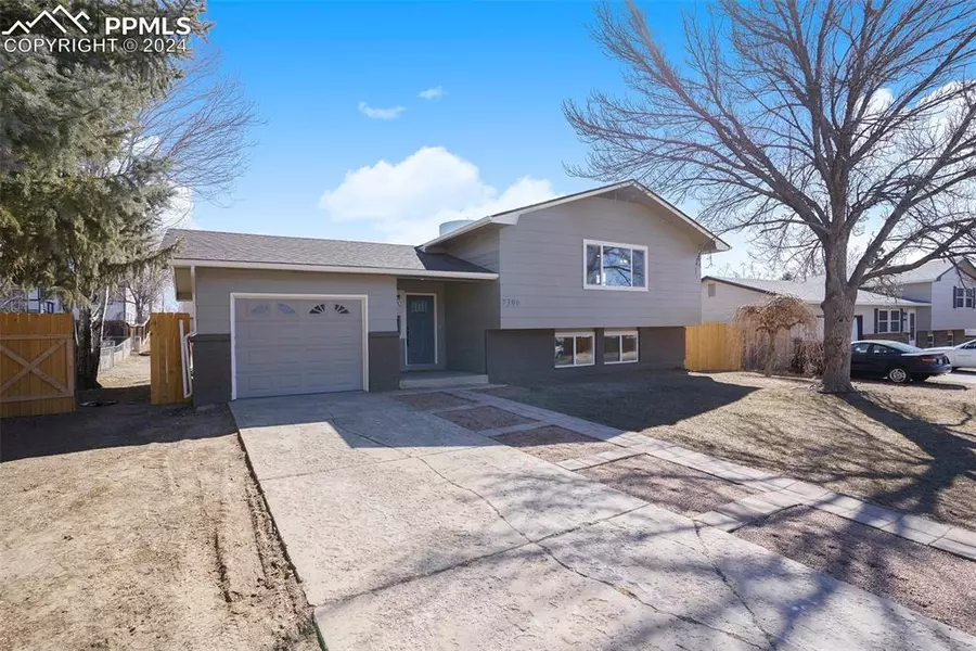 7396 Colonial DR, Fountain, CO 80817