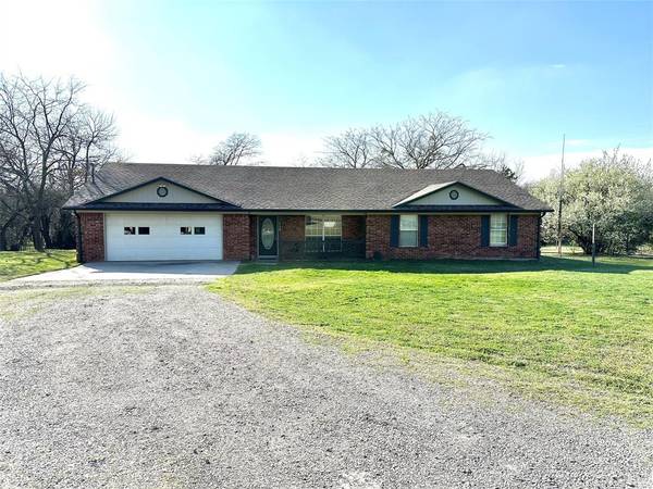 918 W Knob Hill Road, Tom Bean, TX 75491