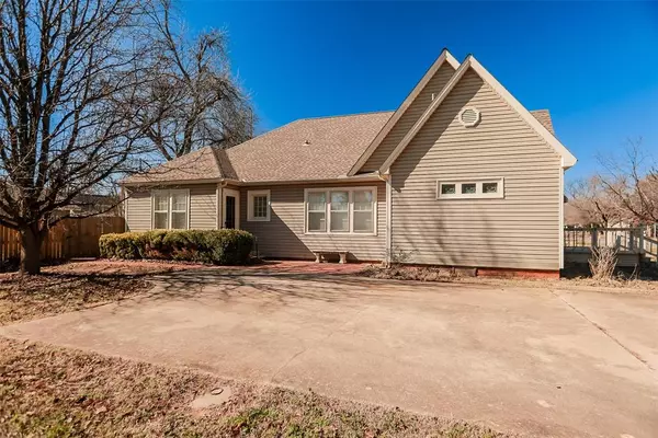 Pauls Valley, OK 73075,619 N Ash Street