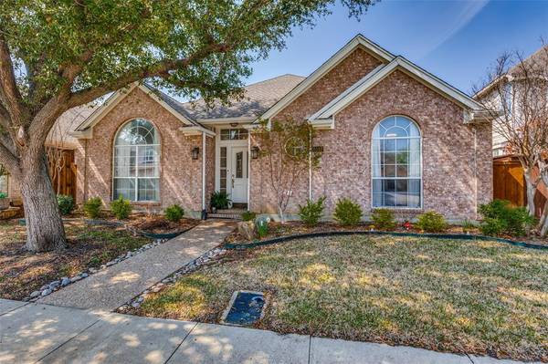 8517 Wellington Point Drive, Irving, TX 75063