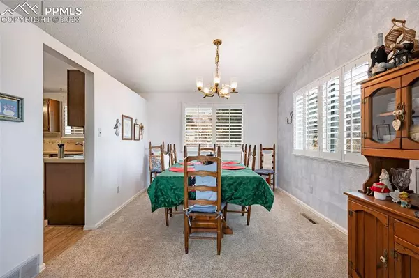 Manitou Springs, CO 80829,26 Kris LN