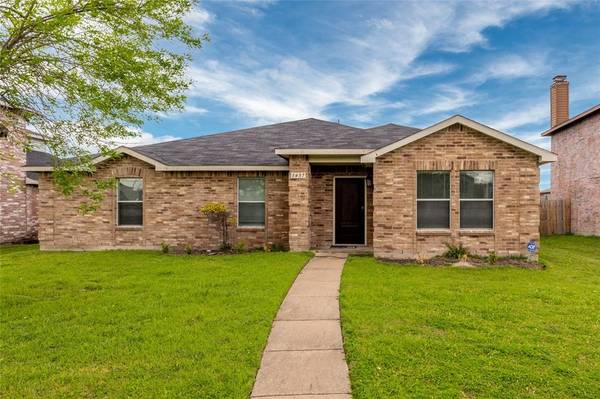 1437 Bumble Bee Drive, Lancaster, TX 75134