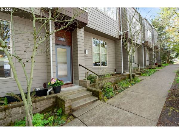 3138 SW DOLPH CT, Portland, OR 97219