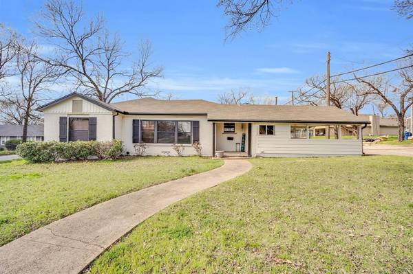 1313 N Preston Street, Ennis, TX 75119