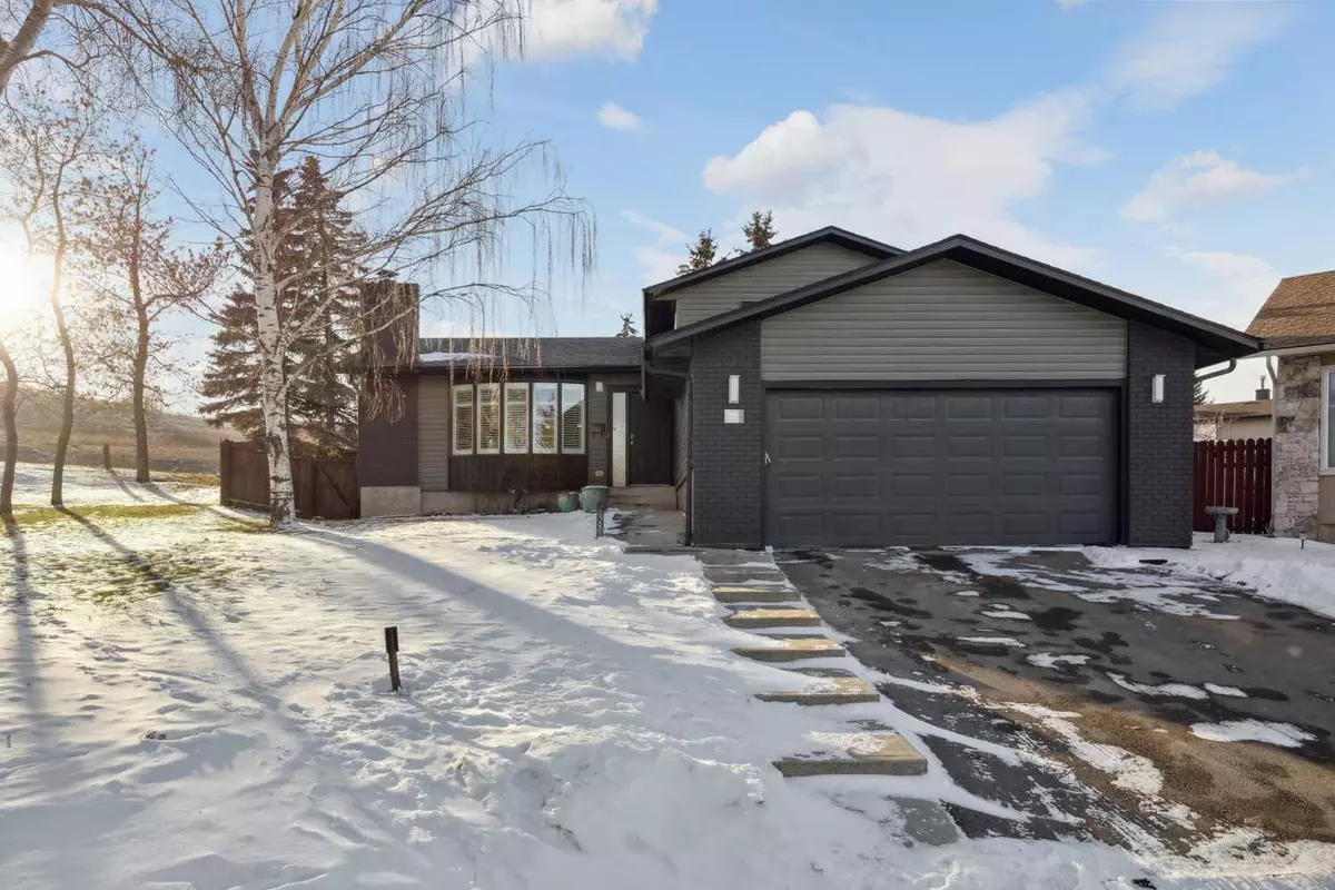 Calgary, AB T3K 1W8,47 Beaconsfield PL NW