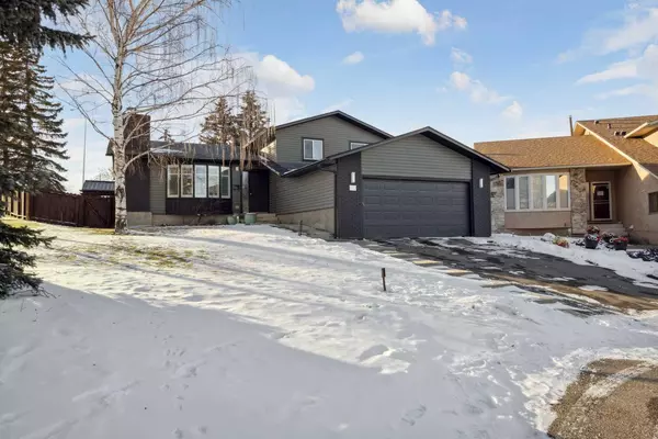 Calgary, AB T3K 1W8,47 Beaconsfield PL NW