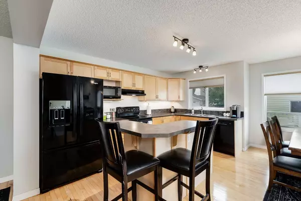 Airdrie, AB T4B 3A4,2050 Sagewood MNR SW