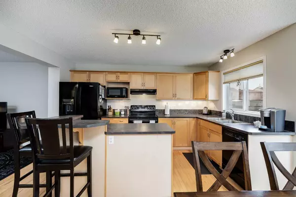 Airdrie, AB T4B 3A4,2050 Sagewood MNR SW