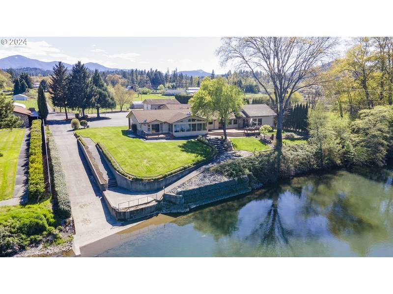 4780 LEONARD RD, Grants Pass, OR 97527