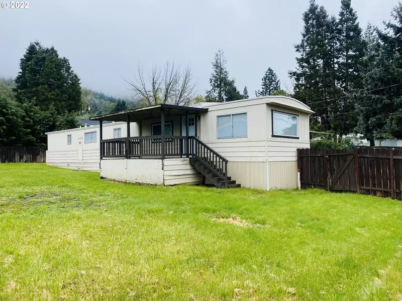 1030 COOK ST, Myrtle Creek, OR 97457