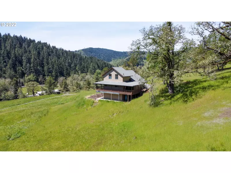 414 EAST WILLIS CREEK RD, Winston, OR 97496