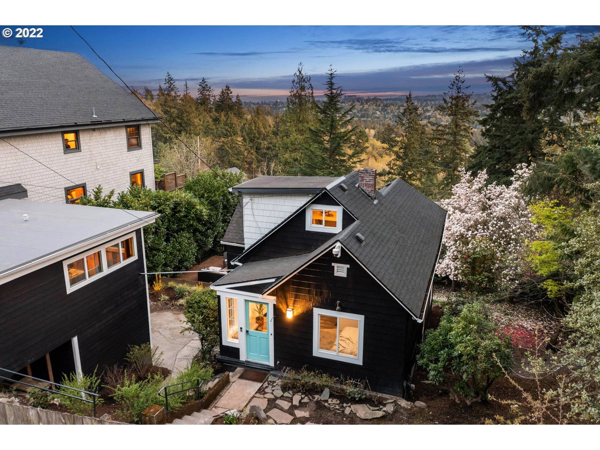 3810 SW GROVER ST, Portland, OR 97221