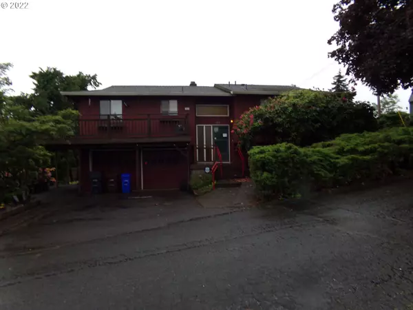 304 JACKSON ST, Oregon City, OR 97045