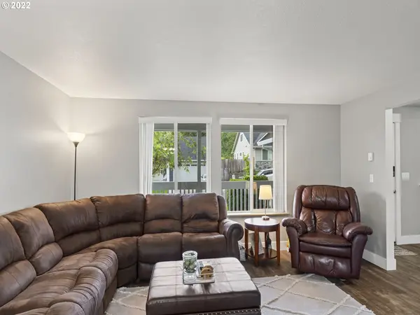 330 E 4TH ST, Lowell, OR 97452