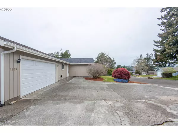 North Bend, OR 97459,1225 FORD LN