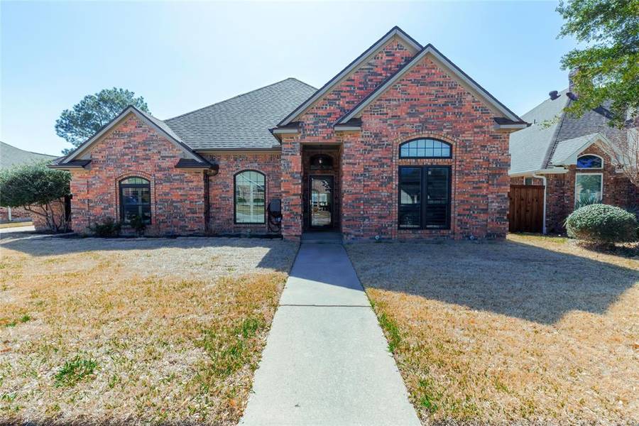 2513 Fox Glenn Circle, Bedford, TX 76021