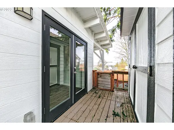 151 MOLALLA AVE, Oregon City, OR 97045