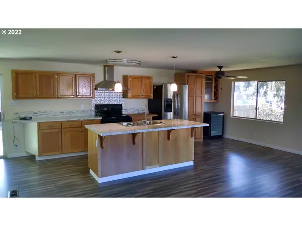 Springfield, OR 97477,1769 INLAND WAY