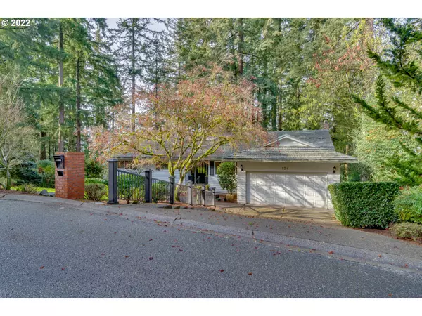 Lake Oswego, OR 97035,126 DEL PRADO ST