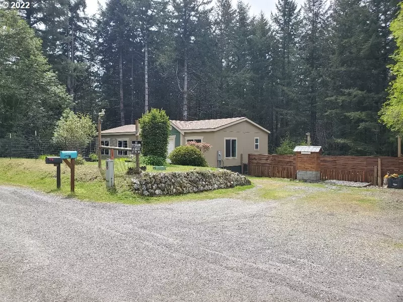 95825 MCKINNON DR, Gold Beach, OR 97444